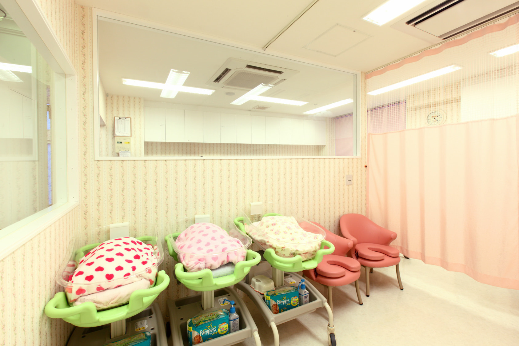 新生児室